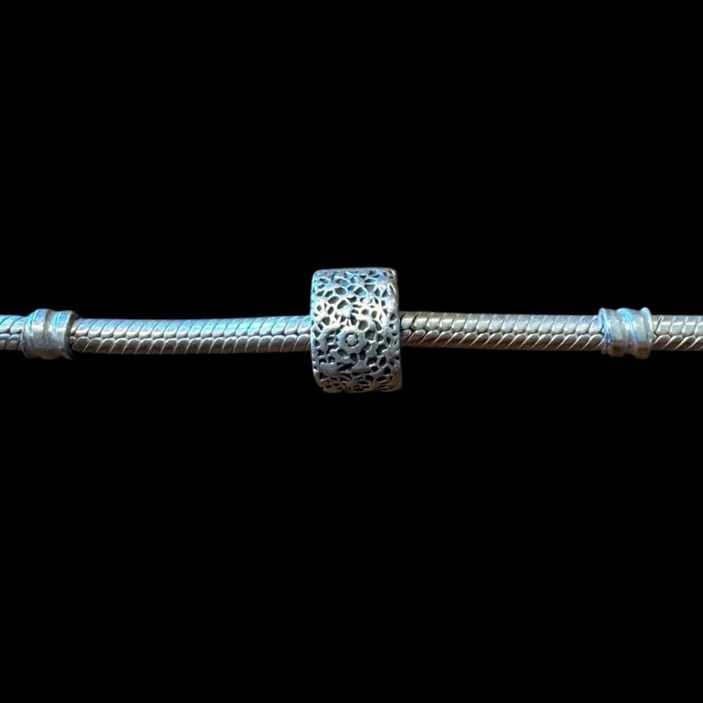 Authentic Pandora‎ layers of lace sterling silver clip on charm.